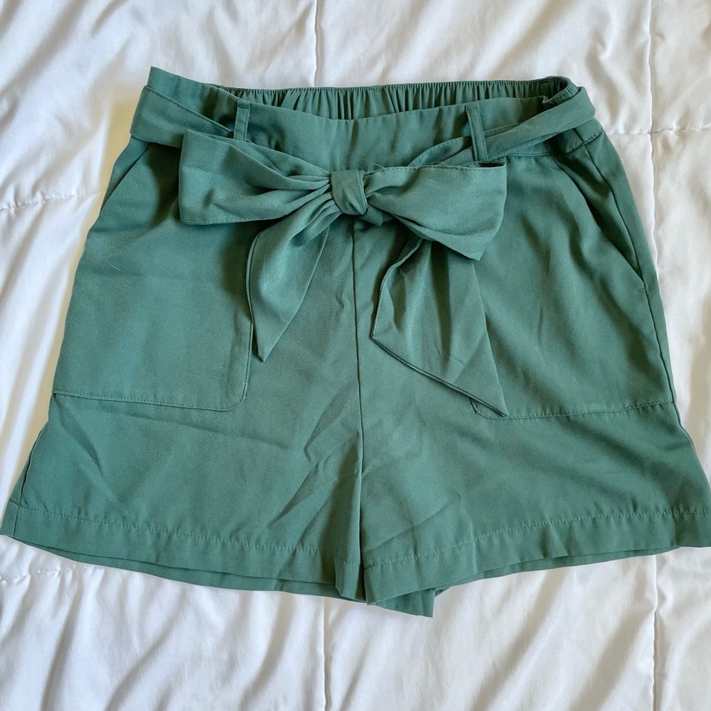 Green summer flowy high waisted shorts